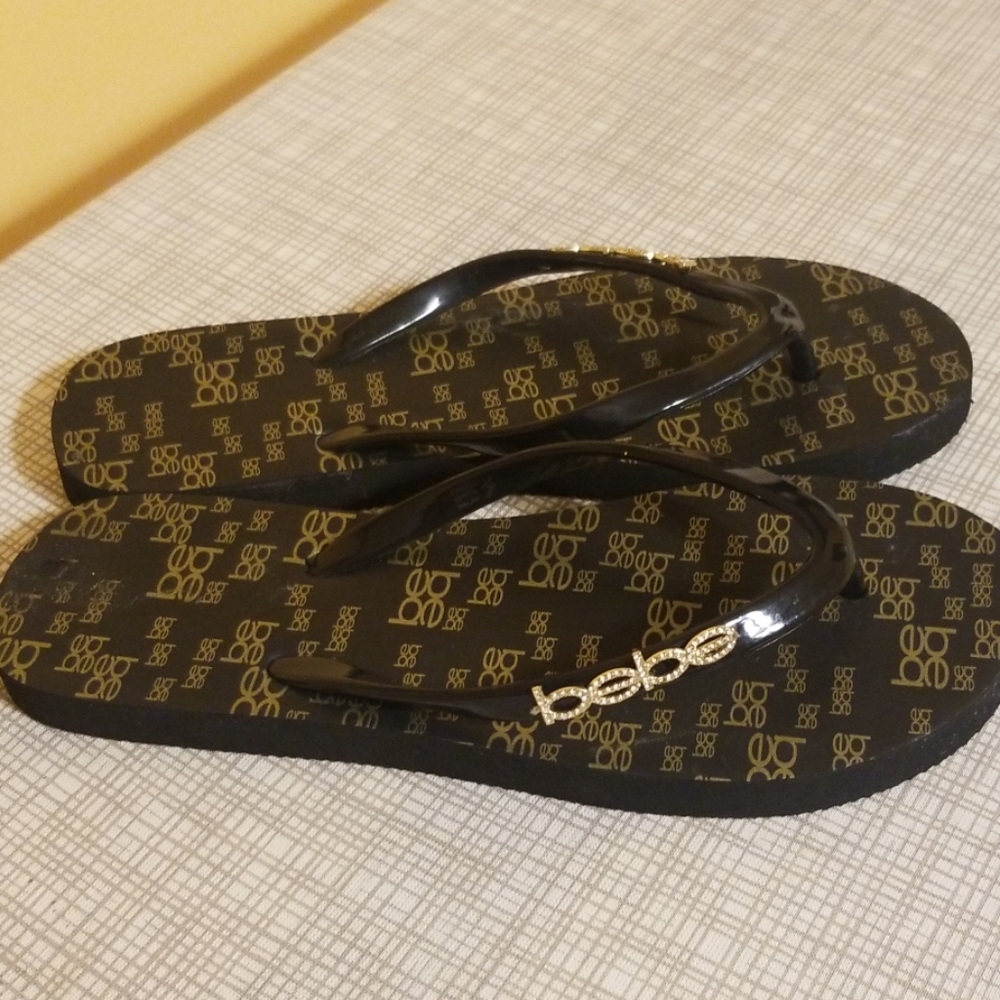 Bebe Flip Flops NWOT